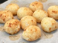 Brazilian Cheese Bread (Pao de Queijo)